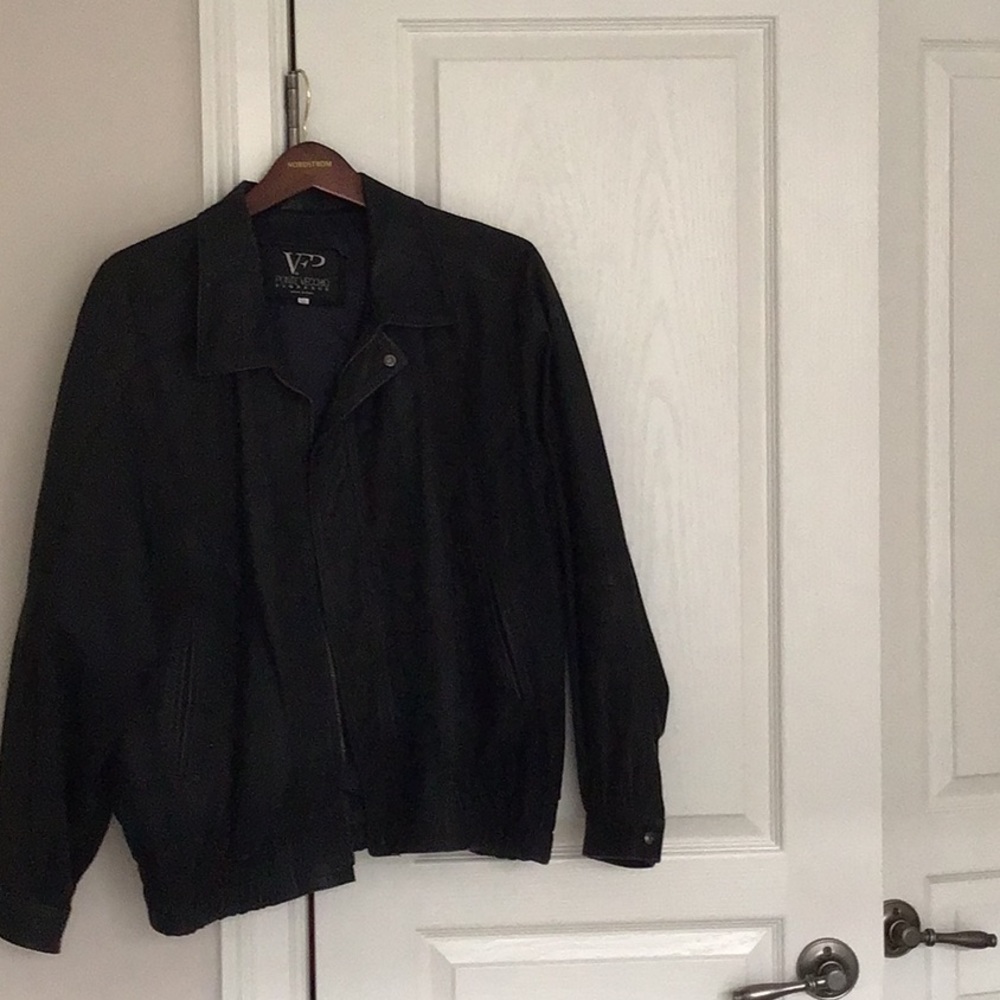 Italian made Men’s leather jacket.